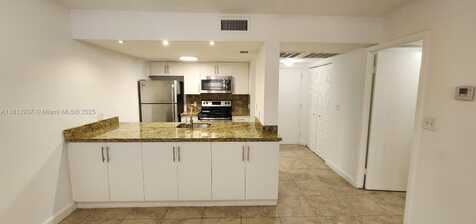 8100 Geneva Ct, Doral, FL 33166