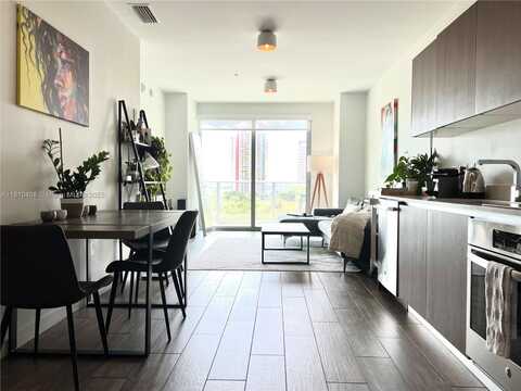 1600 SW 1st Ave, Miami, FL 33129
