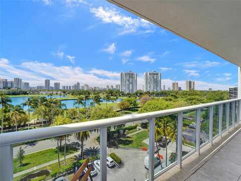 3625 N Country Club Dr, Aventura, FL 33180