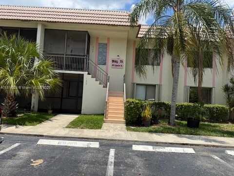 413 Lakeview Dr, Weston, FL 33326