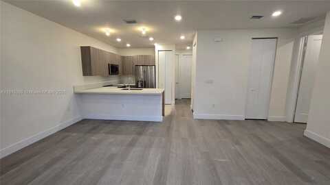 10229 NW 64th Ter, Doral, FL 33178
