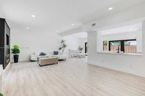 3105 SW 16th St, Fort Lauderdale, FL 33312