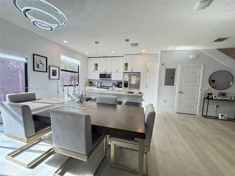 10413 NW 82nd St, Doral, FL 33178