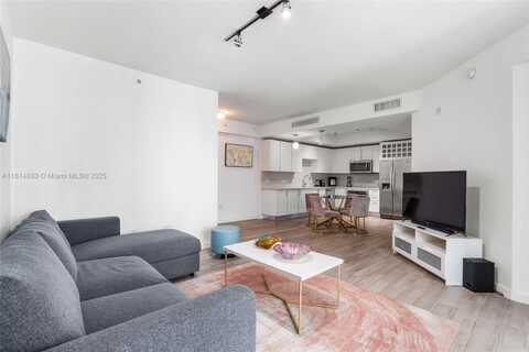 999 SW 1st Ave, Miami, FL 33130