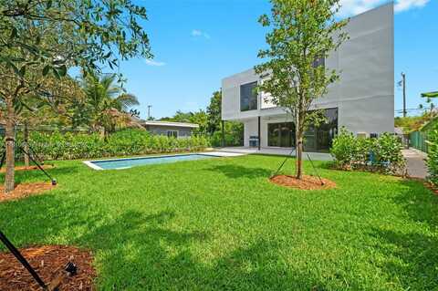 2127 SW 11th Ter, Miami, FL 33135