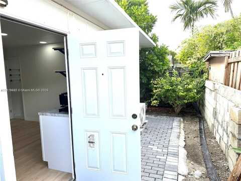 8235 SW 41st Ter, Miami, FL 33155