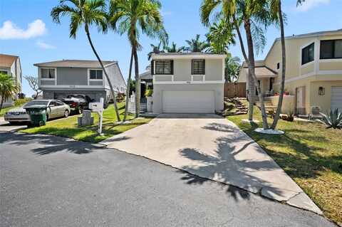 9916 SW 218th Ter, Cutler Bay, FL 33190