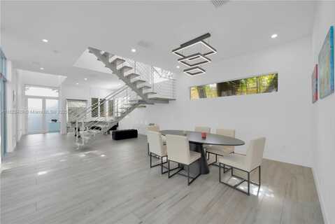 5720 SW 24th St, Miami, FL 33142