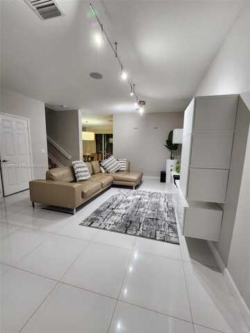 11249 NW 87th Ter, Doral, FL 33178