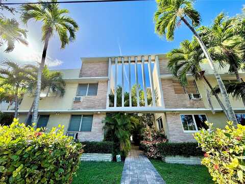 4740 Pine Tree Dr, Miami Beach, FL 33140
