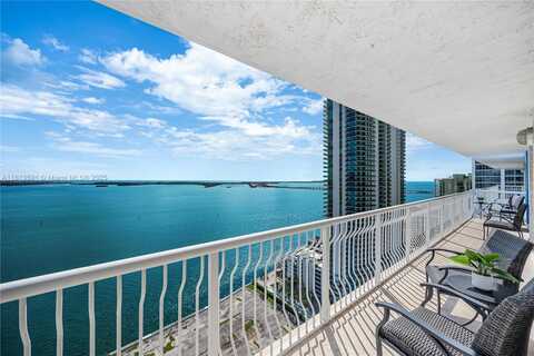 1200 Brickell Bay Dr, Miami, FL 33131