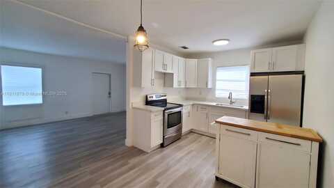 275 NW 46th St, Miami, FL 33127