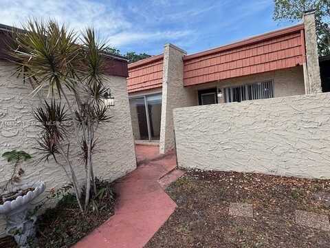 9423 NW 65th St, Tamarac, FL 33321