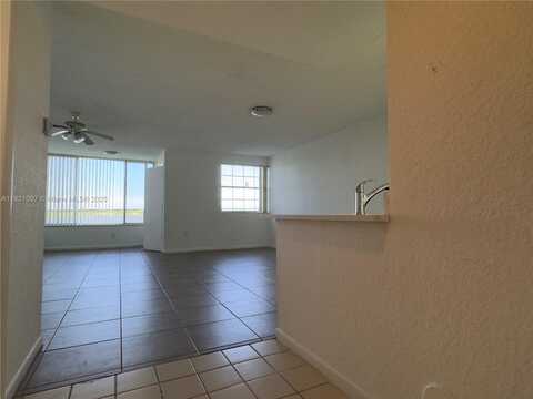 2831 N Oakland Forest Dr, Oakland Park, FL 33309