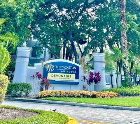 711 SW 111th Way, Pembroke Pines, FL 33025