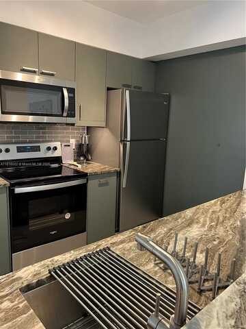 17100 N Bay Rd, Sunny Isles Beach, FL 33160