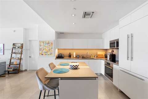 88 SW 7th St, Miami, FL 33130