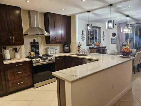 10270 NW 46th St, Doral, FL 33178