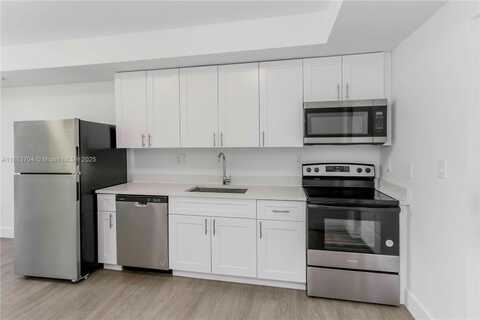 1620 NW 18th St, Miami, FL 33125