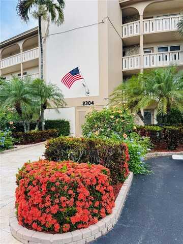 2304 Lucaya Ln, Coconut Creek, FL 33066