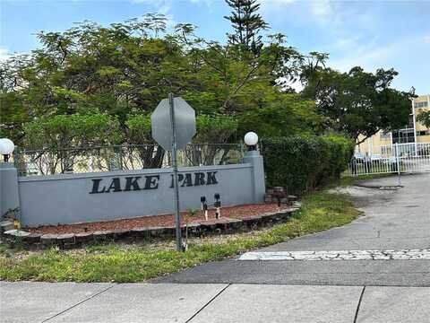 920 NE 199th St, Miami, FL 33179