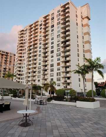 1865 S Ocean Dr, Hallandale Beach, FL 33009