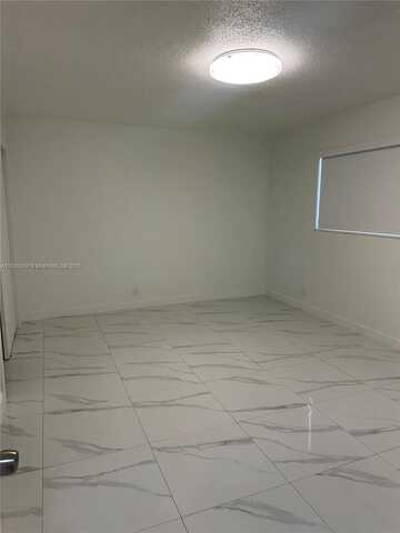 105 NE 12th Ave, Hallandale Beach, FL 33009