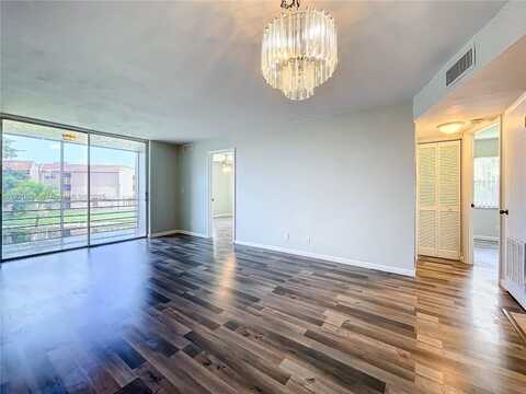9850 Sunrise Lakes Blvd, Sunrise, FL 33322
