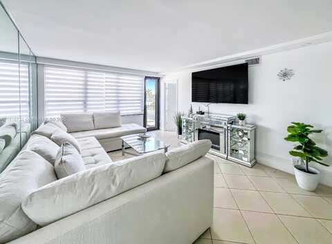 5225 Collins Ave, Miami Beach, FL 33140