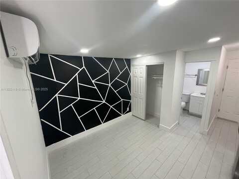 5803 Buchanan St, Hollywood, FL 33021
