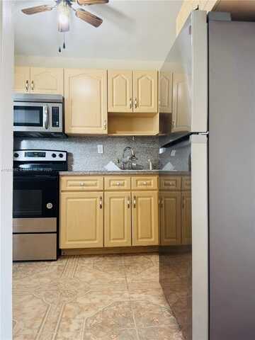 1735 W 60th St, Hialeah, FL 33012
