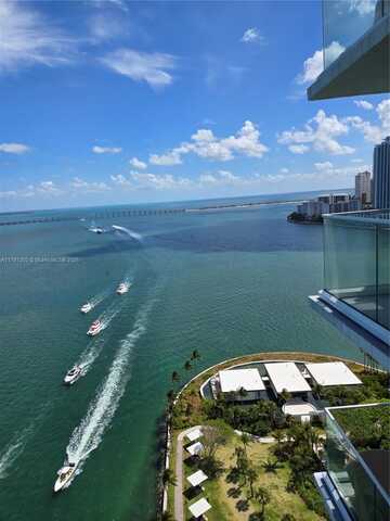 800 Claughton Island Dr, Miami, FL 33131