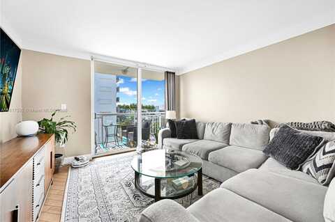1345 Lincoln Rd, Miami Beach, FL 33139