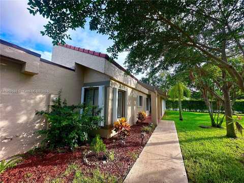 505 Patio Village, Weston, FL 33326