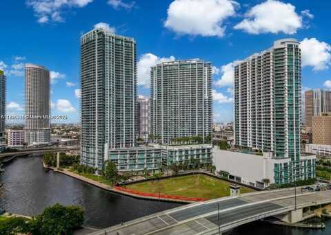 90 SW 3rd St, Miami, FL 33130