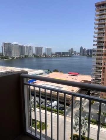 250 174th St, Sunny Isles Beach, FL 33160