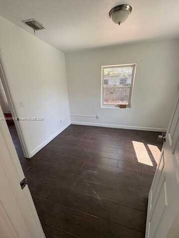 undefined, North Miami, FL 33161