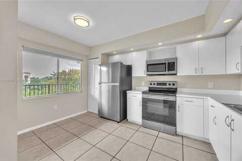 12551 SW 16th Ct, Pembroke Pines, FL 33027