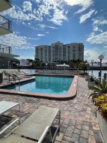 2900 NE 30th St, Fort Lauderdale, FL 33306