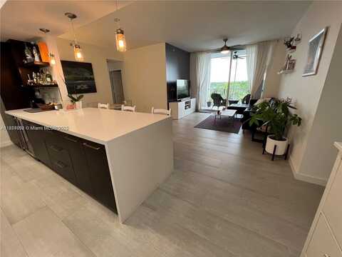 9805 NW 52nd St, Doral, FL 33178