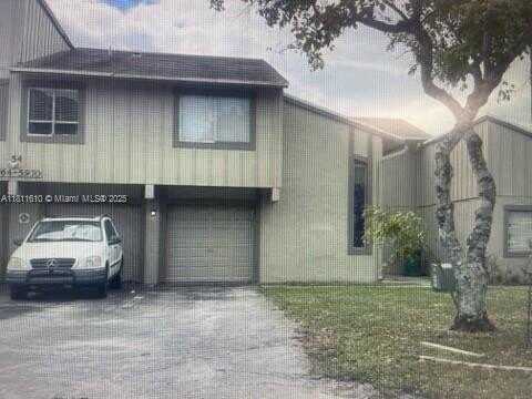5970 NW 21st St, Lauderhill, FL 33313