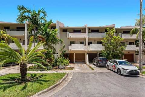 2525 NE 135th St, North Miami, FL 33181
