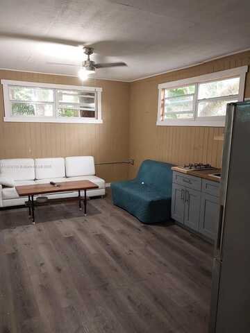 76 Sw Ave, Davie, FL 33314