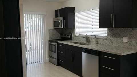 192 Wimbledon Lake Dr, Plantation, FL 33324