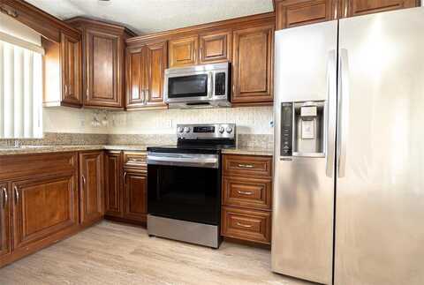 2740 W 62nd Pl, Hialeah, FL 33016