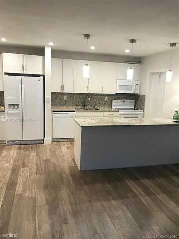 13864 SW 90th Ave, Miami, FL 33176