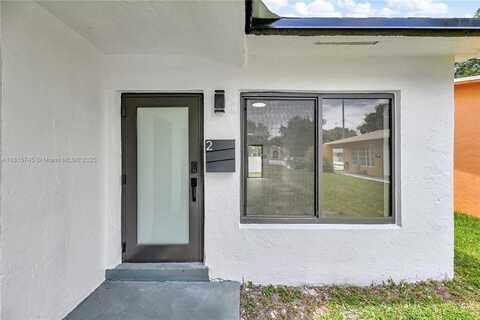 100 SW 7th St, Hallandale Beach, FL 33009