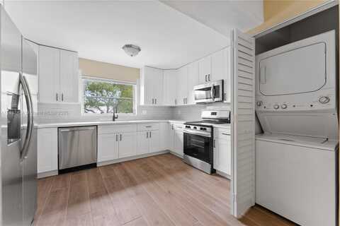 10221 NW 35th St, Coral Springs, FL 33065
