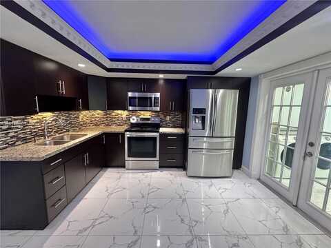 3977 W 9th Ln, Hialeah, FL 33012