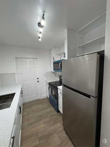 617 NW 3rd Ave, Hallandale Beach, FL 33009